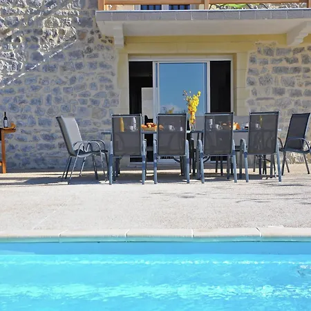 Luxury With Private Pool, Cleaning Included Villa